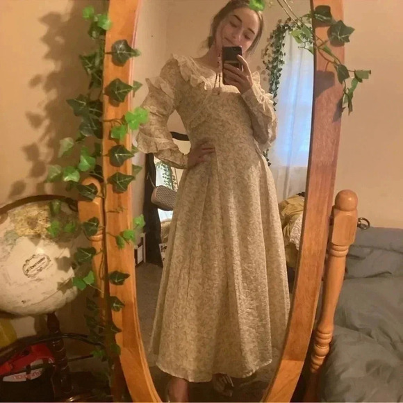 Ivy and Co Leighton dress size M - Picture 9 of 10